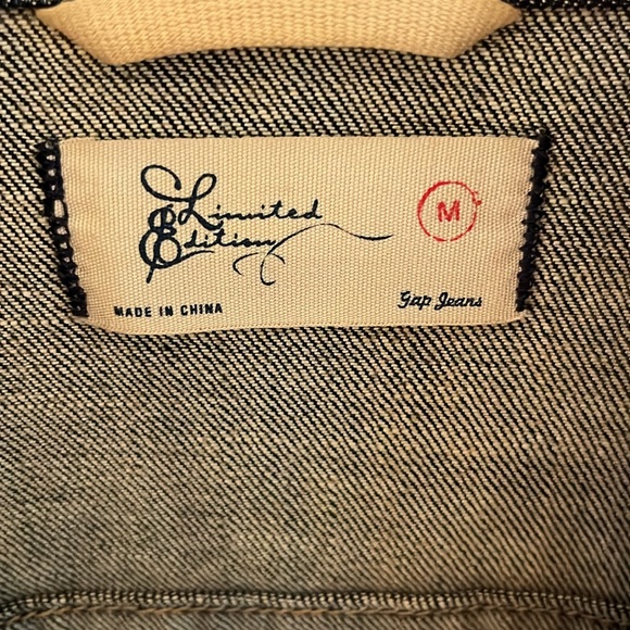 The GAP women’s jean jacket - Picture 2 of 4